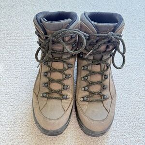 Women's Lowa Renegade GTX Hiking Boots in Stone